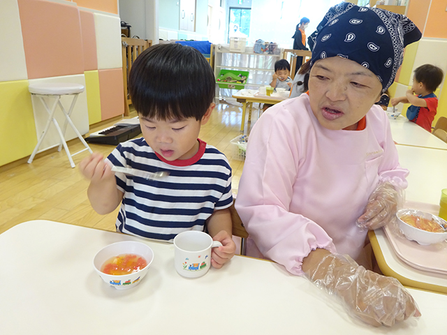 保育士・<small></small> まゆみ 先生について