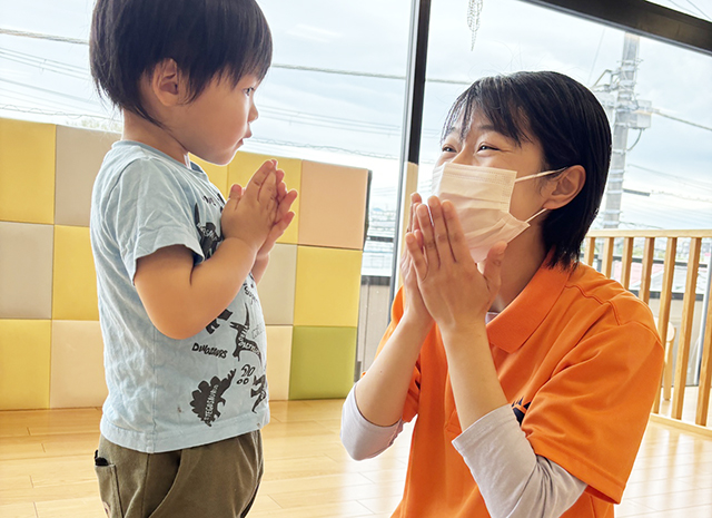 保育士・<small></small> はるみ 先生について