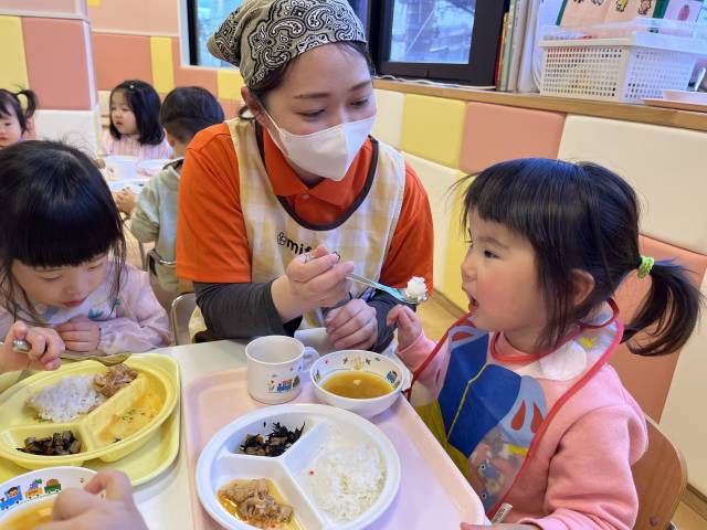 保育士・<small></small> りの 先生について