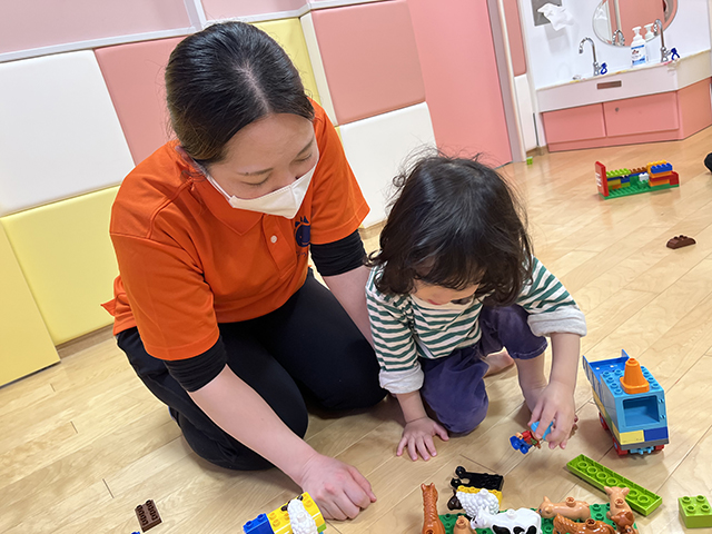 保育士・<small></small> りの 先生について