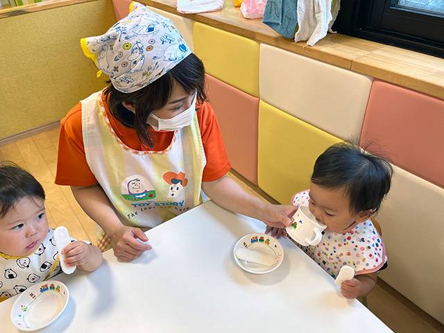 保育士・<small></small> あい 先生について