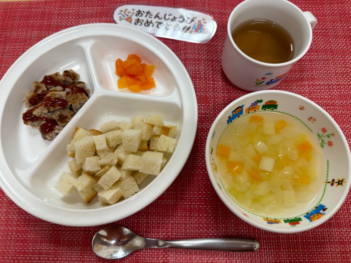 【3月25日㈬の給食・おやつ】【誕生日会】