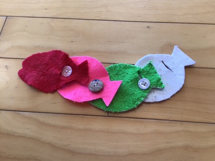 ボタンはめおもちゃ