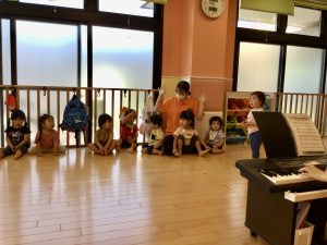 園ブログ　リトミックの様子🎹🎶