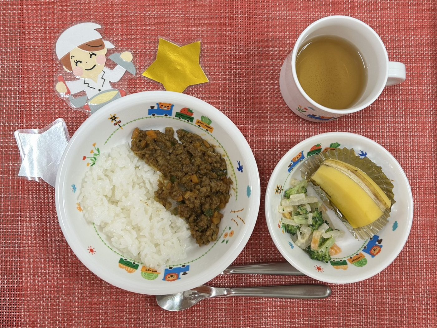 【4月4日(木)の給食・おやつ】