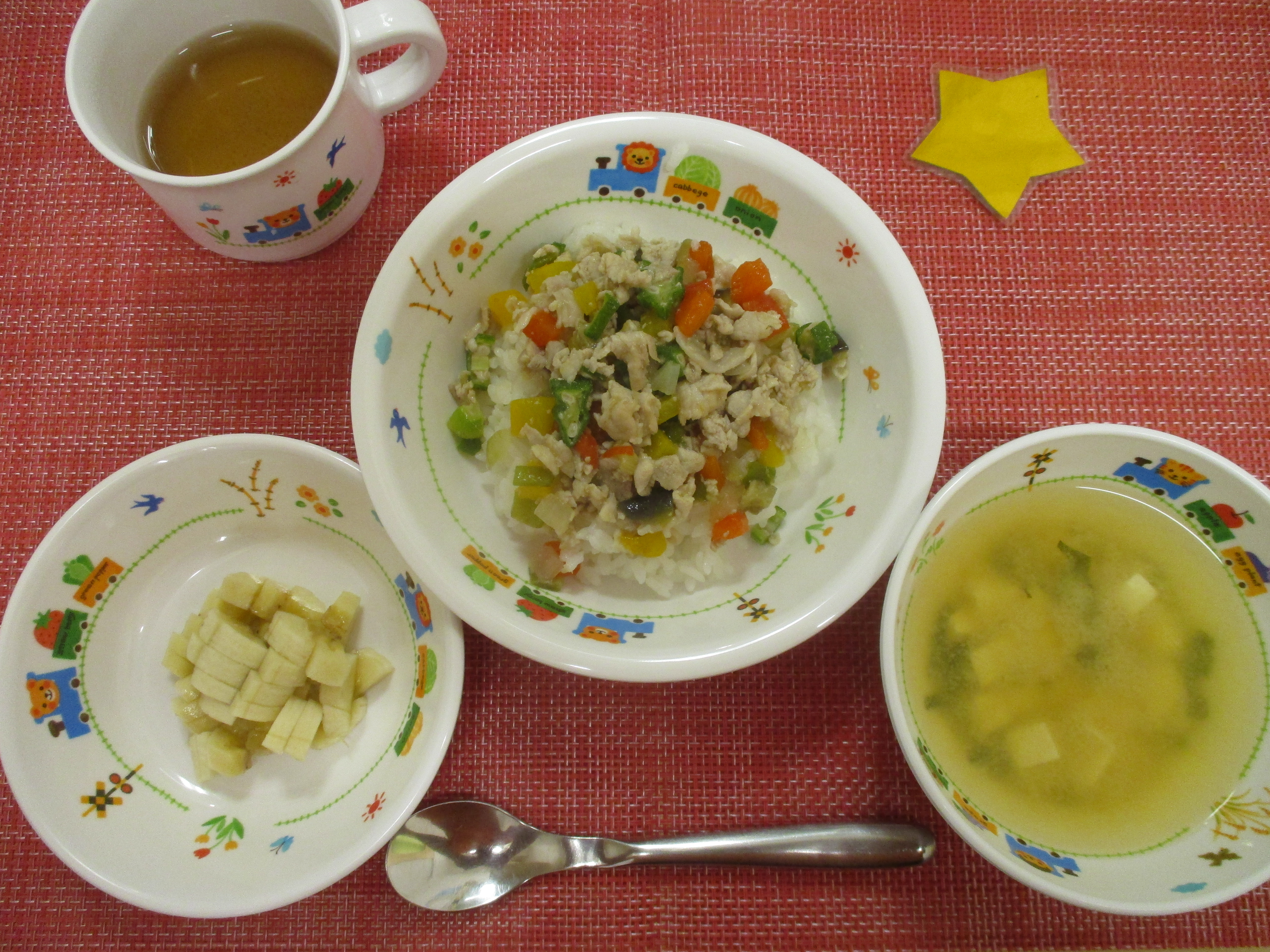 【8月7日㈭の給食・おやつ】
