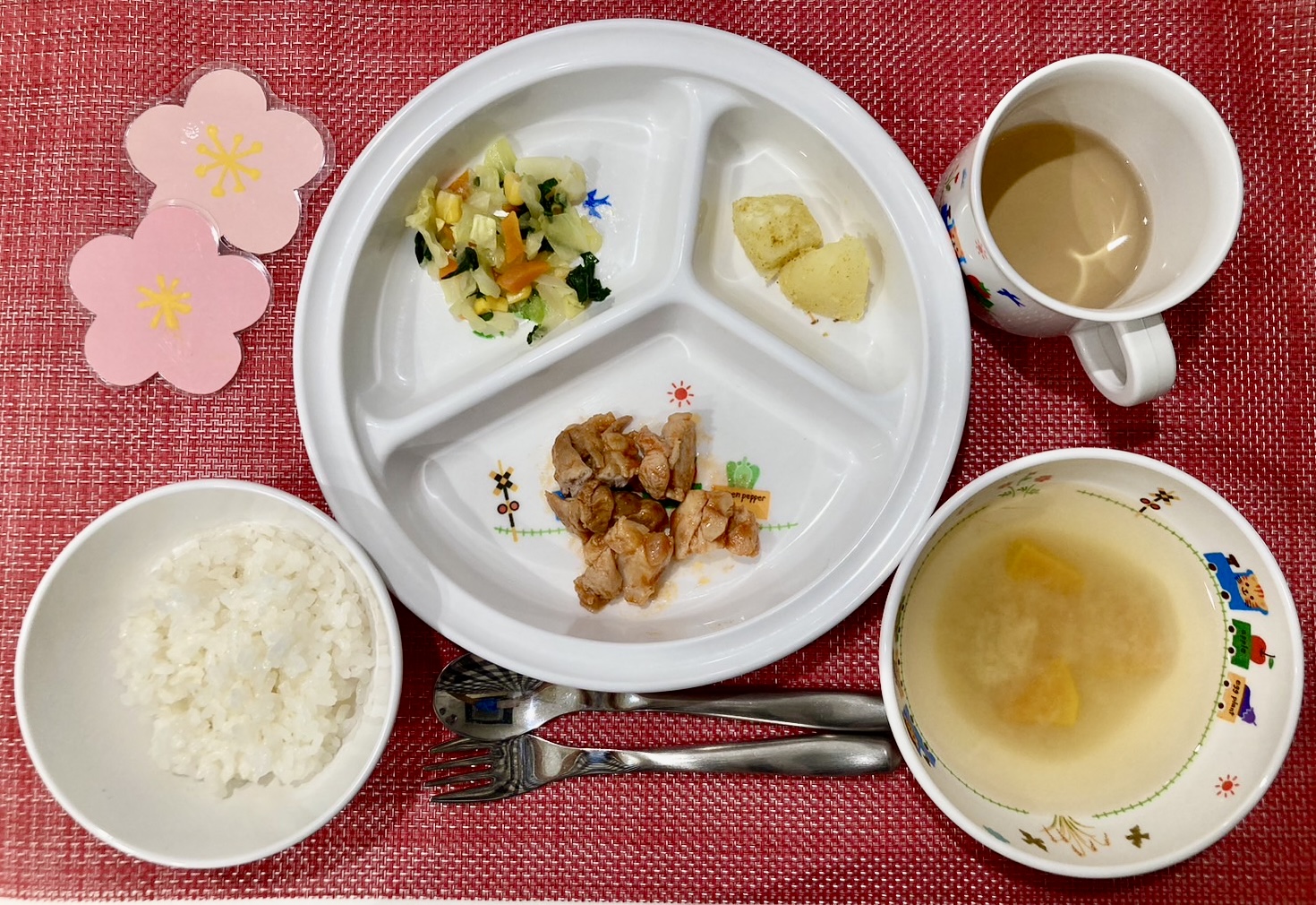 2月1日(木)の給食・おやつ