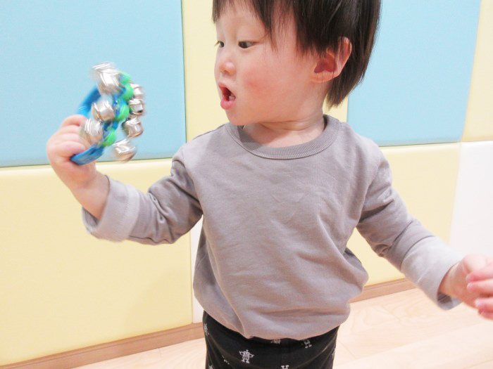 楽器(鈴、カスタネット、タンバリン)