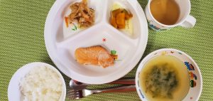 11月16日(水)の給食・おやつ