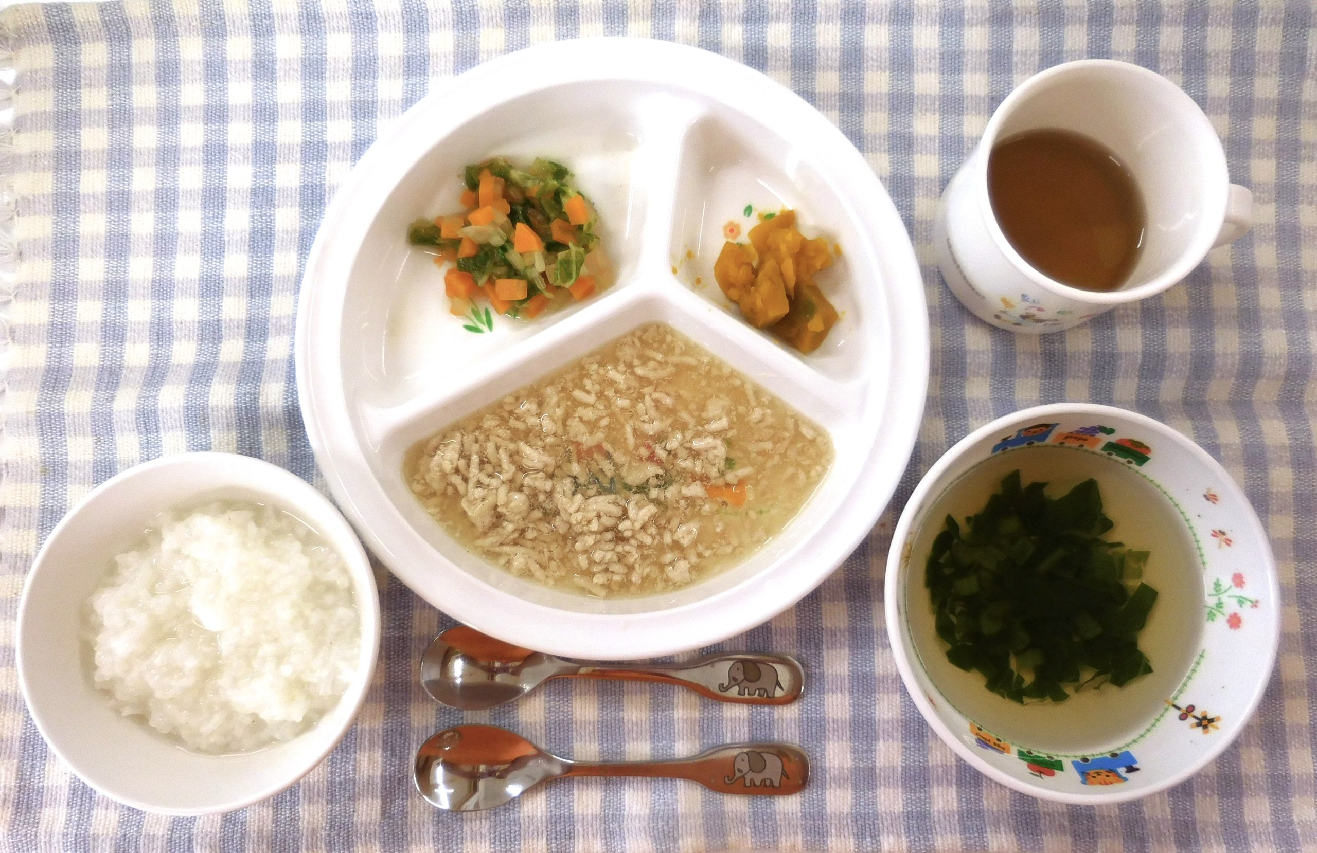 10月3日(火)の給食・おやつ