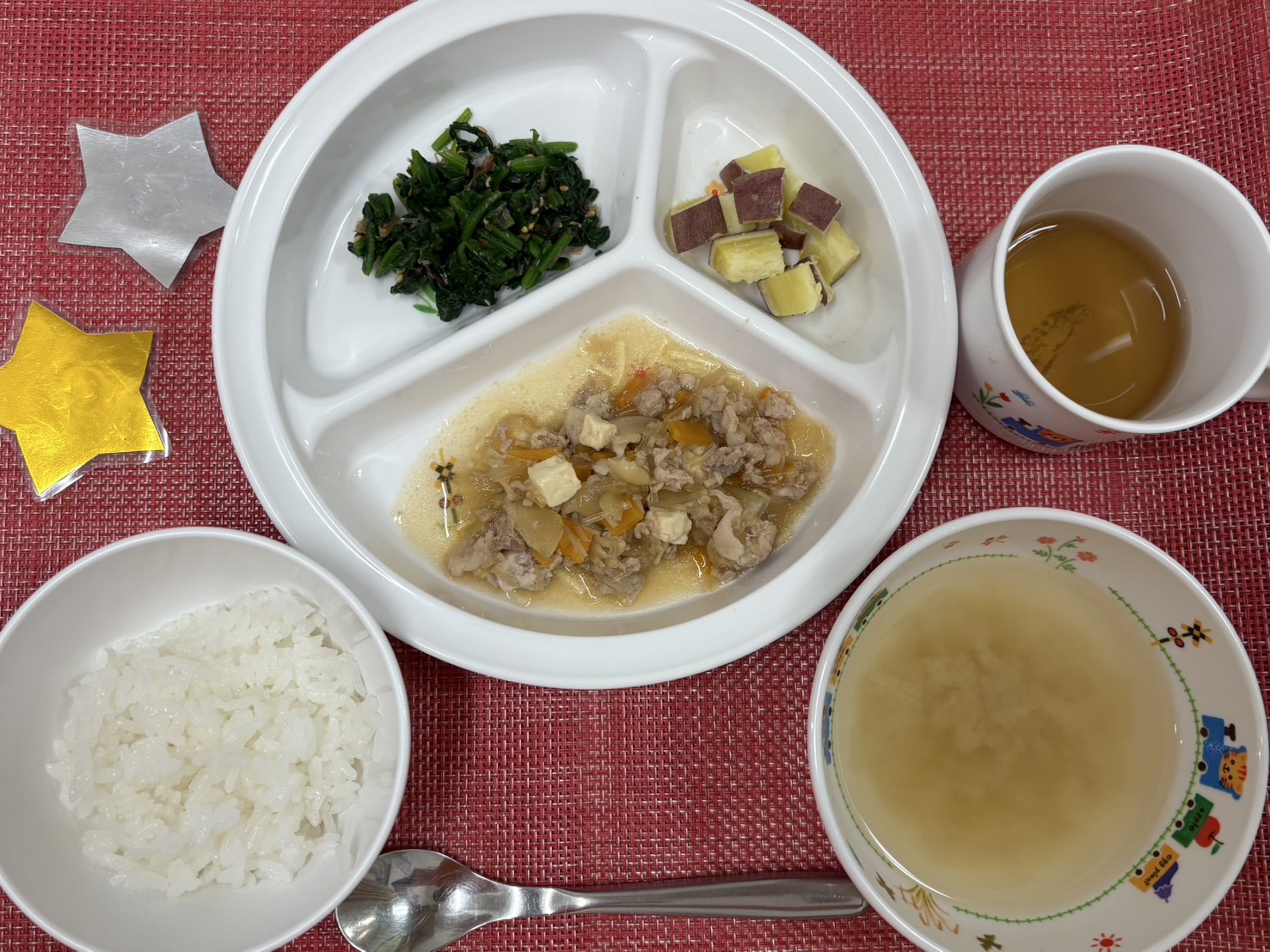 【4月3日㈭の給食・おやつ】