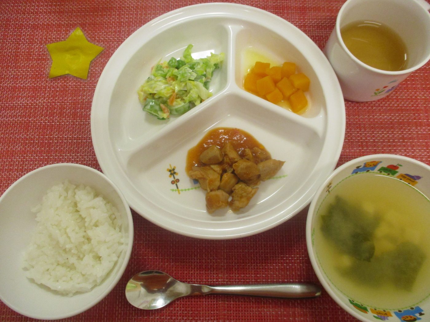 【４月８日㈫給食・おやつ】