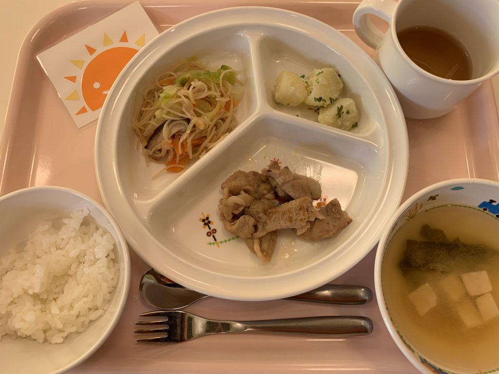 11月13日(金)の給食・おやつ