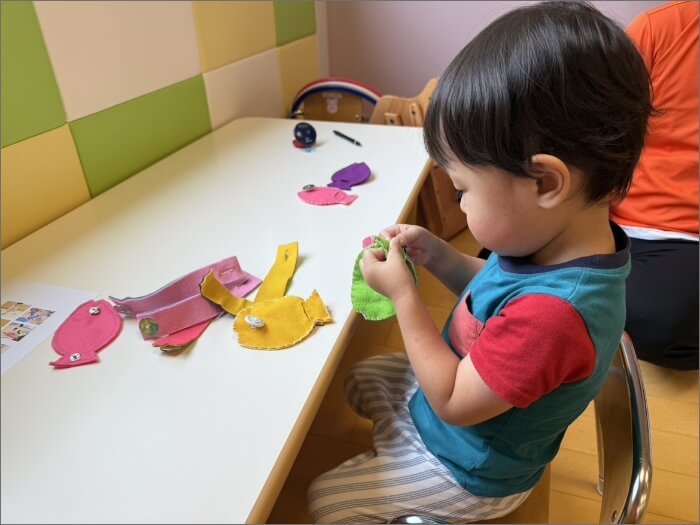 ボタンはめおもちゃ