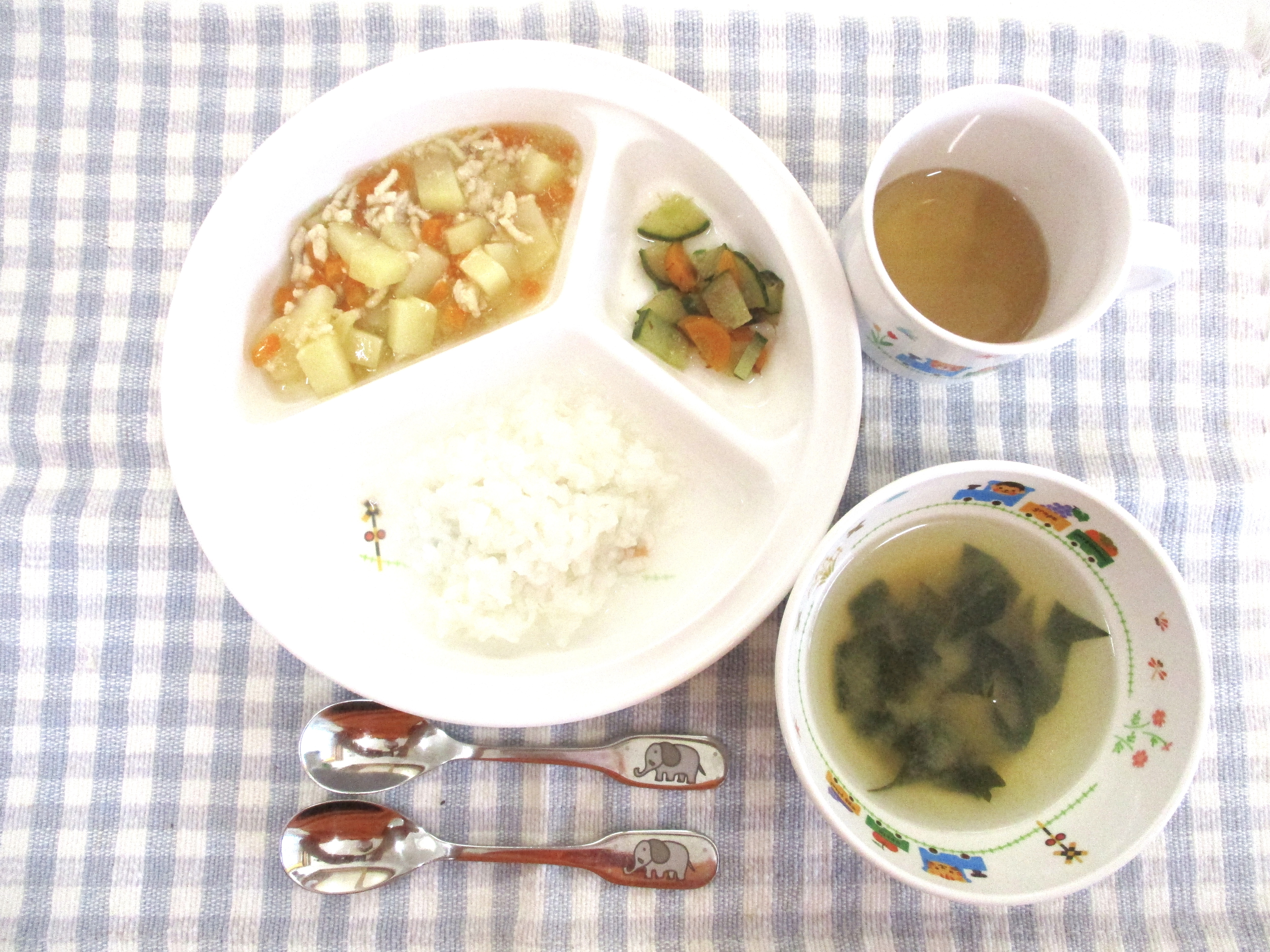 9月29日(月)の給食・おやつ