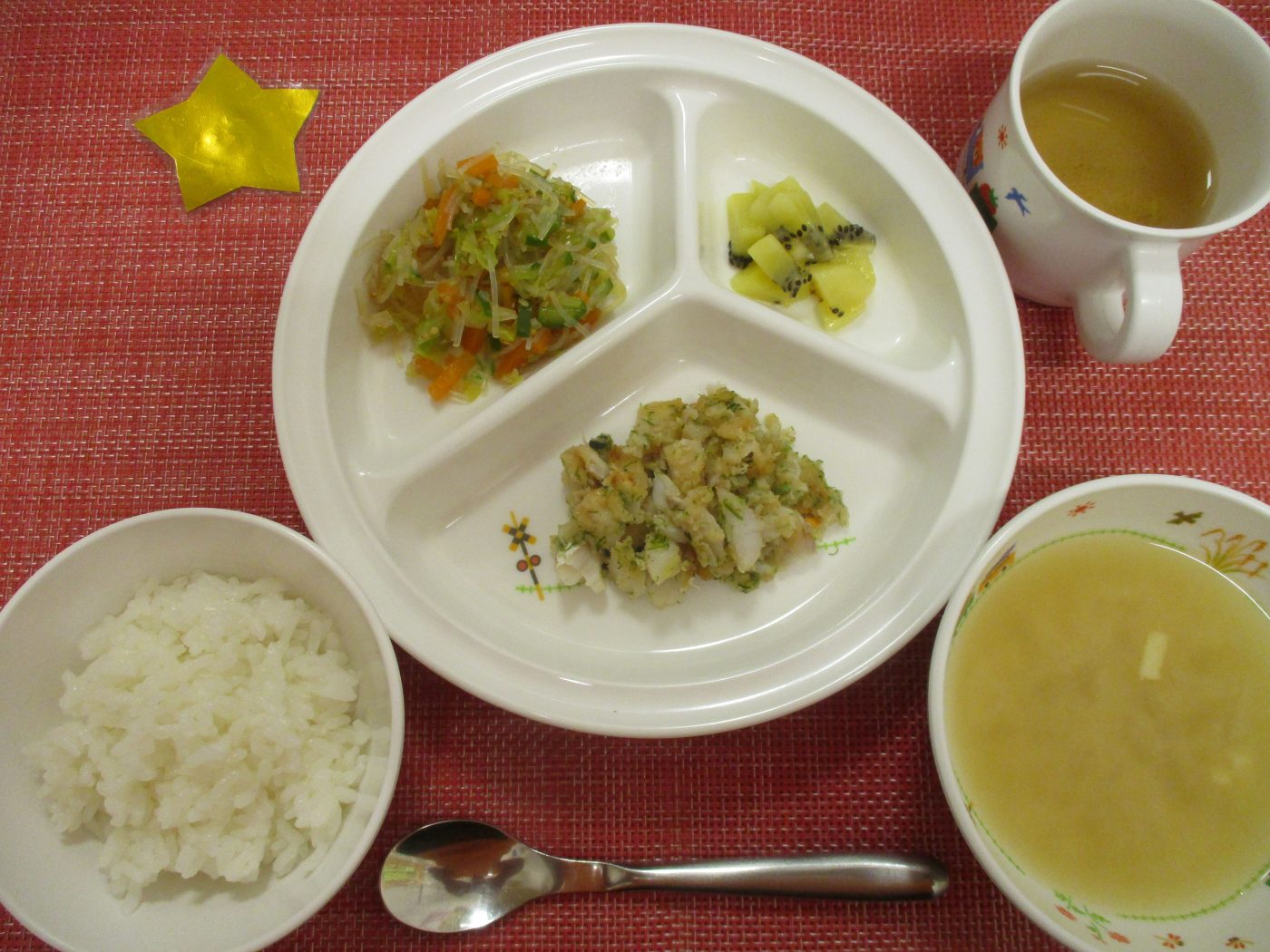 【4月4日㈮の給食・おやつ】