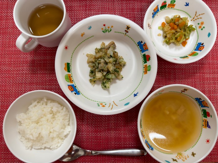【10月1日㈭給食・おやつ】