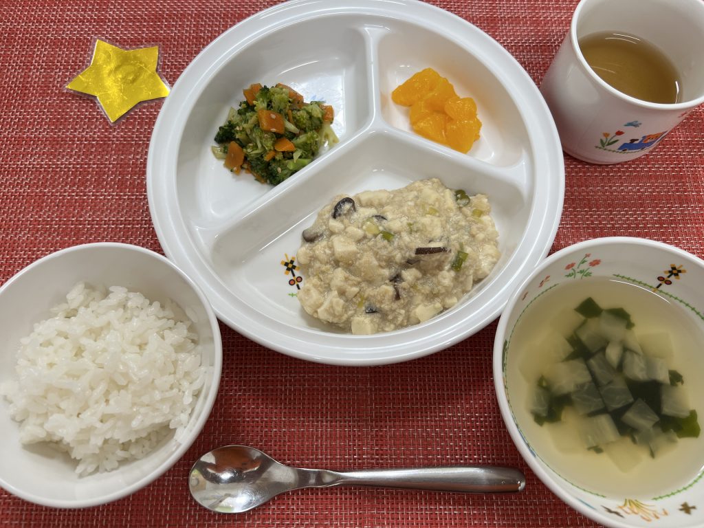 【11月18日㈫の給食・おやつ】