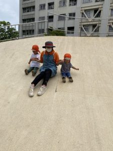 ＊大きな滑り台で遊びました＊
