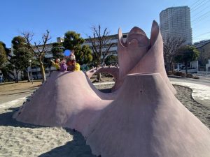 ＊二大タコ公園のすべり台はスリル満点＊
