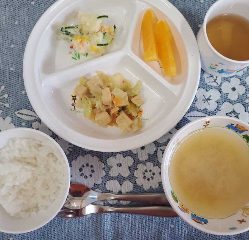 11月4日(金)の給食・おやつ