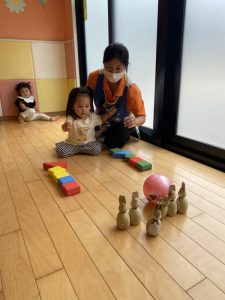 、