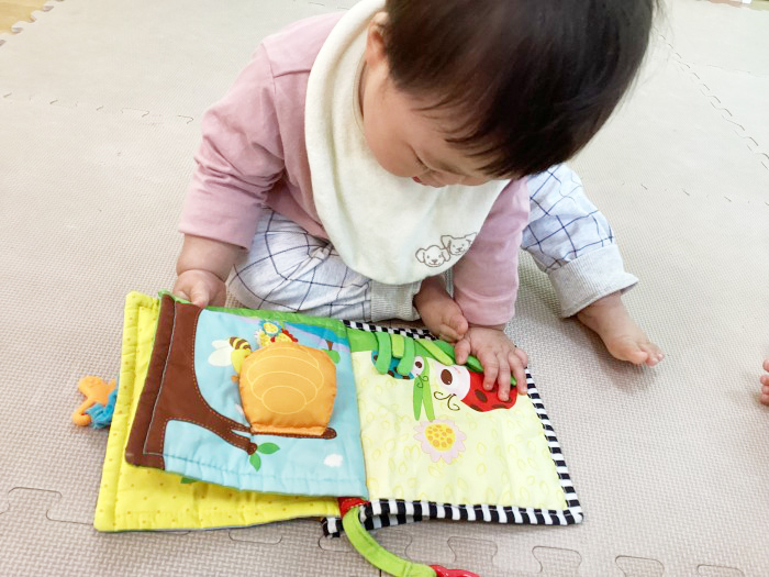 布やビニールやボタン等の玩具 