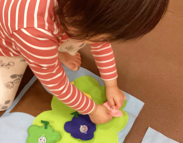 ボタンはめおもちゃ