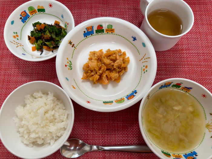 【5月1日㈮の給食・おやつ】