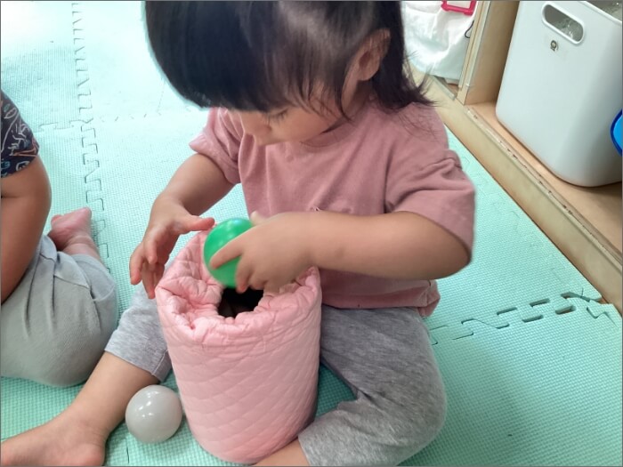 落とす玩具