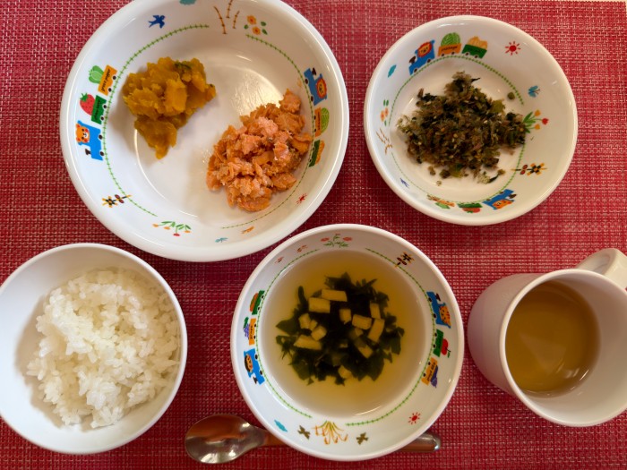 【10月6日㈫の給食・おやつ】