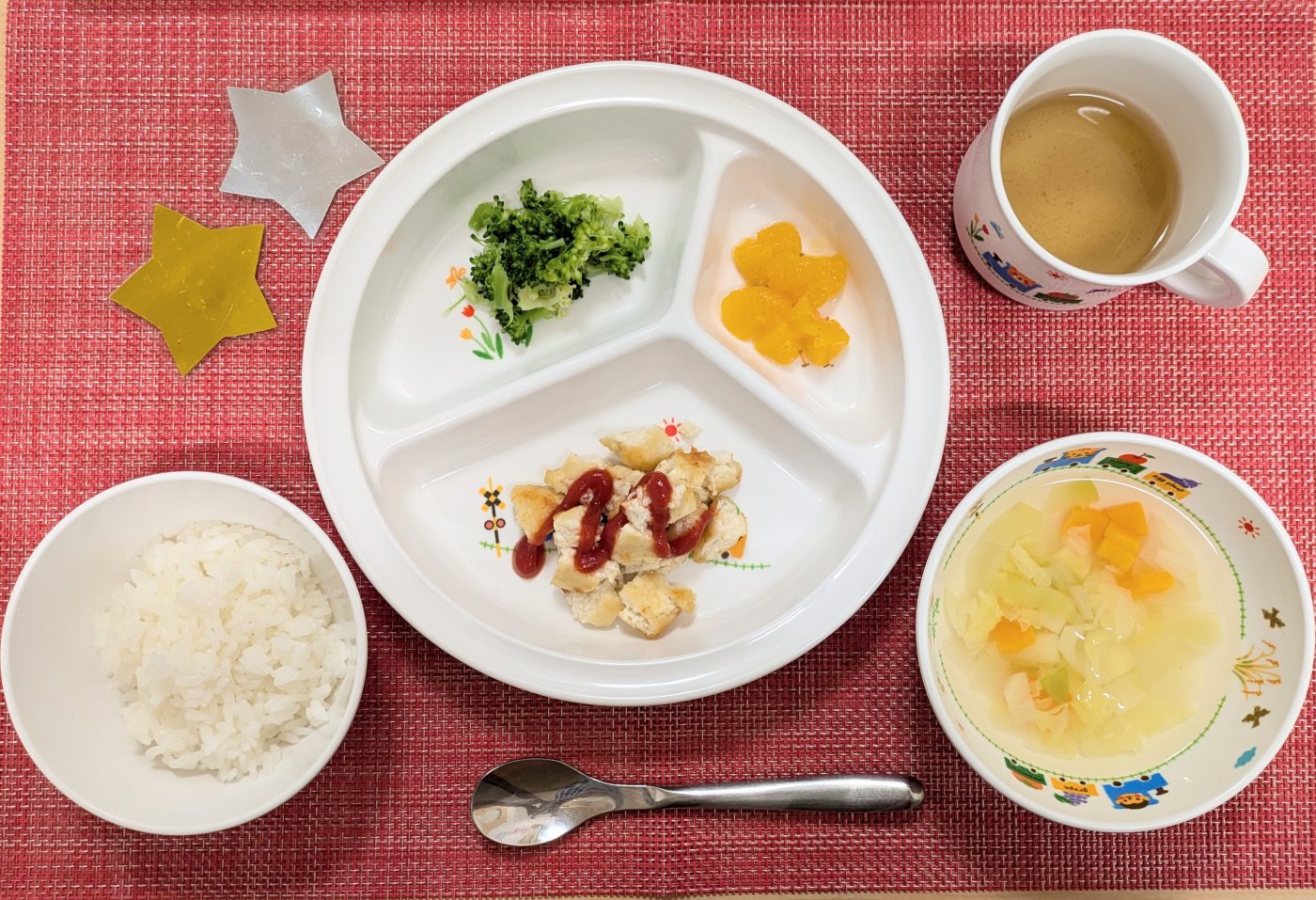【4月28日㈪の給食・おやつ】