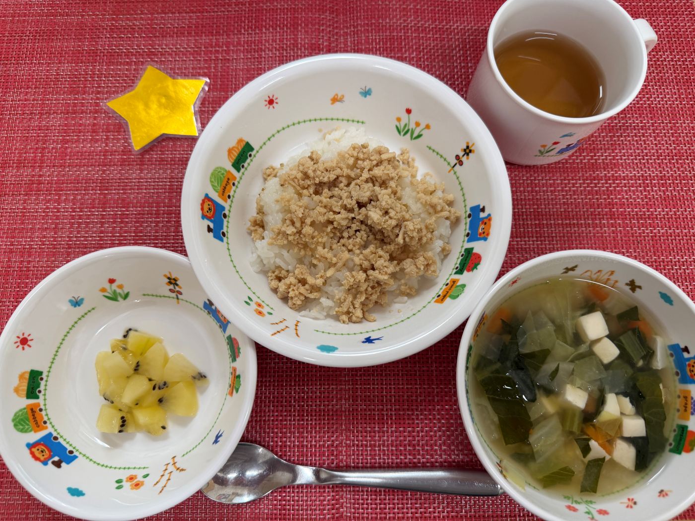 【12月19日㈮の給食・おやつ】
