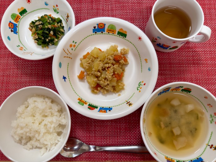 【3月18日㈬の給食・おやつ】