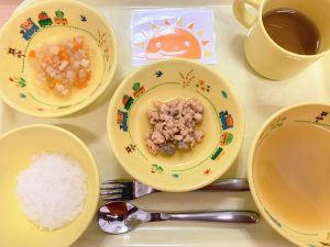 10月29日(木)の給食・おやつ