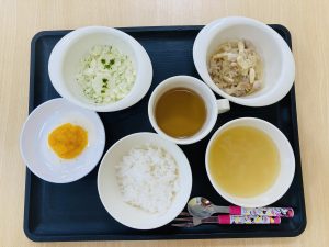 12月5日(土)の給食・おやつ