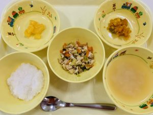 2月1日(月)の給食・おやつ