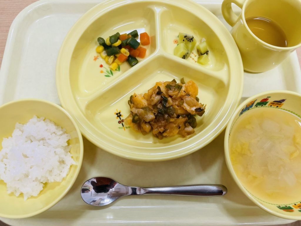 11月15日(火)の給食・おやつ