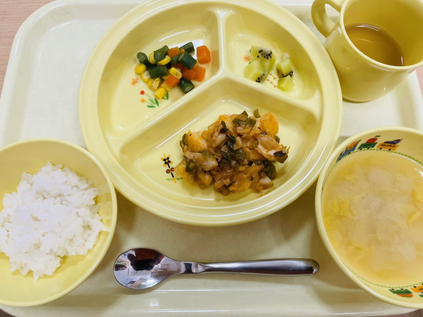 11月15日(火)の給食・おやつ