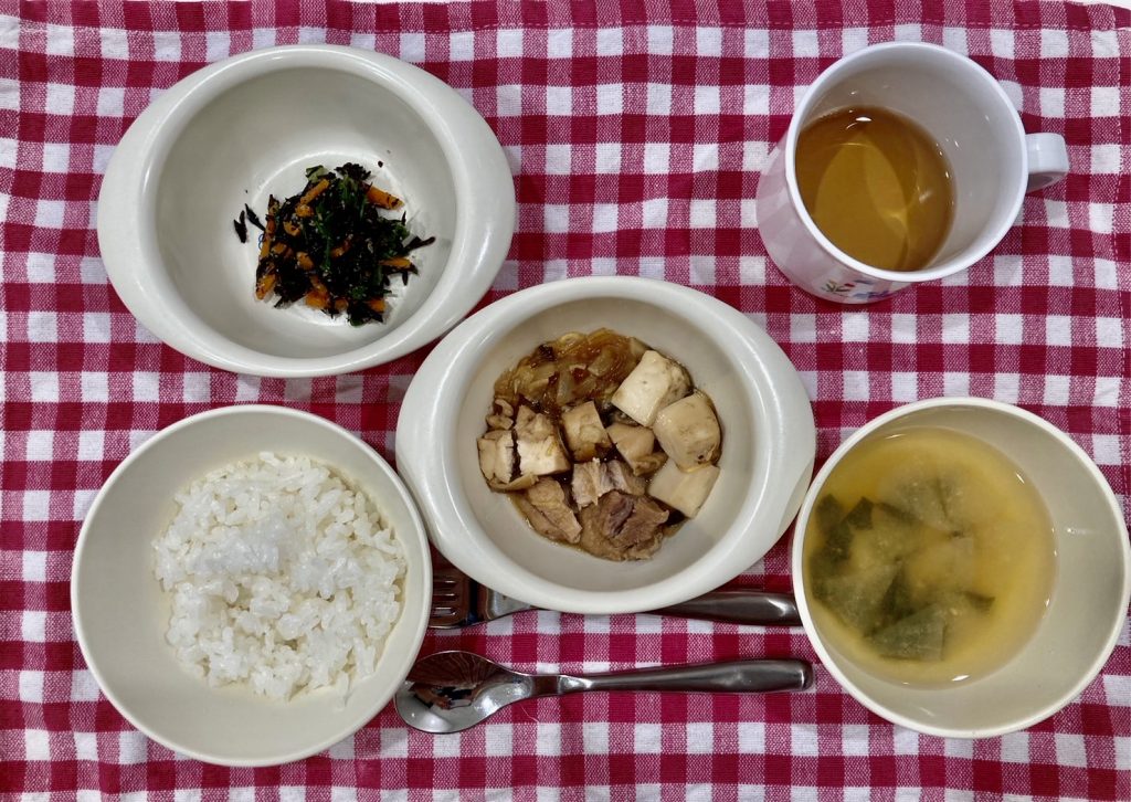 10月21日(土)の給食・おやつ