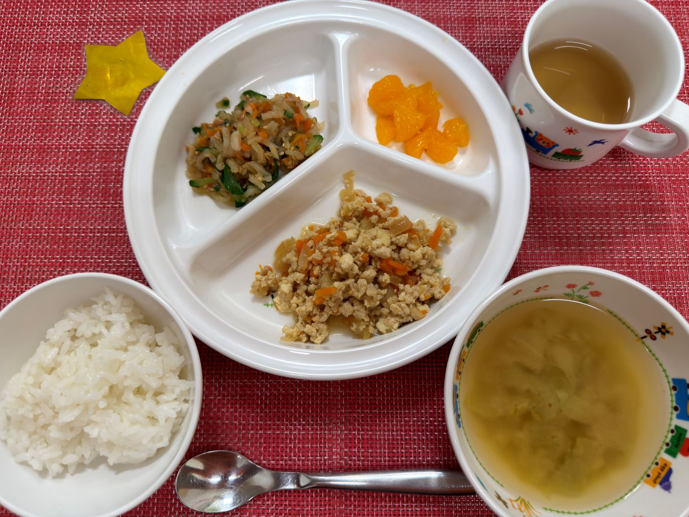 【1月27日㈫の給食・おやつ】