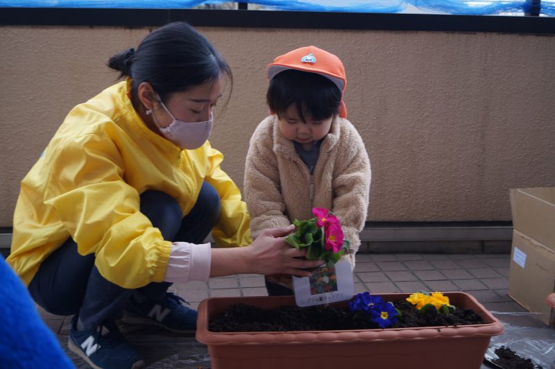 お花の植え替え＆節分会を行いました👹