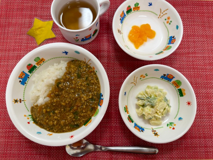 【4月6日㈪の給食・おやつ】