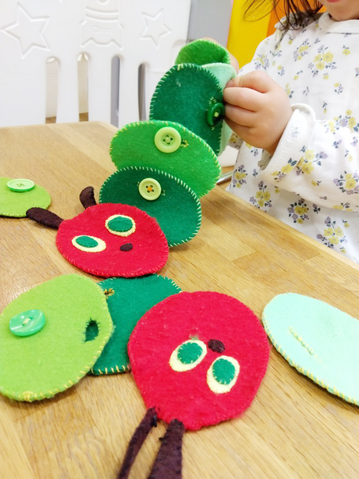 ボタンはめおもちゃ