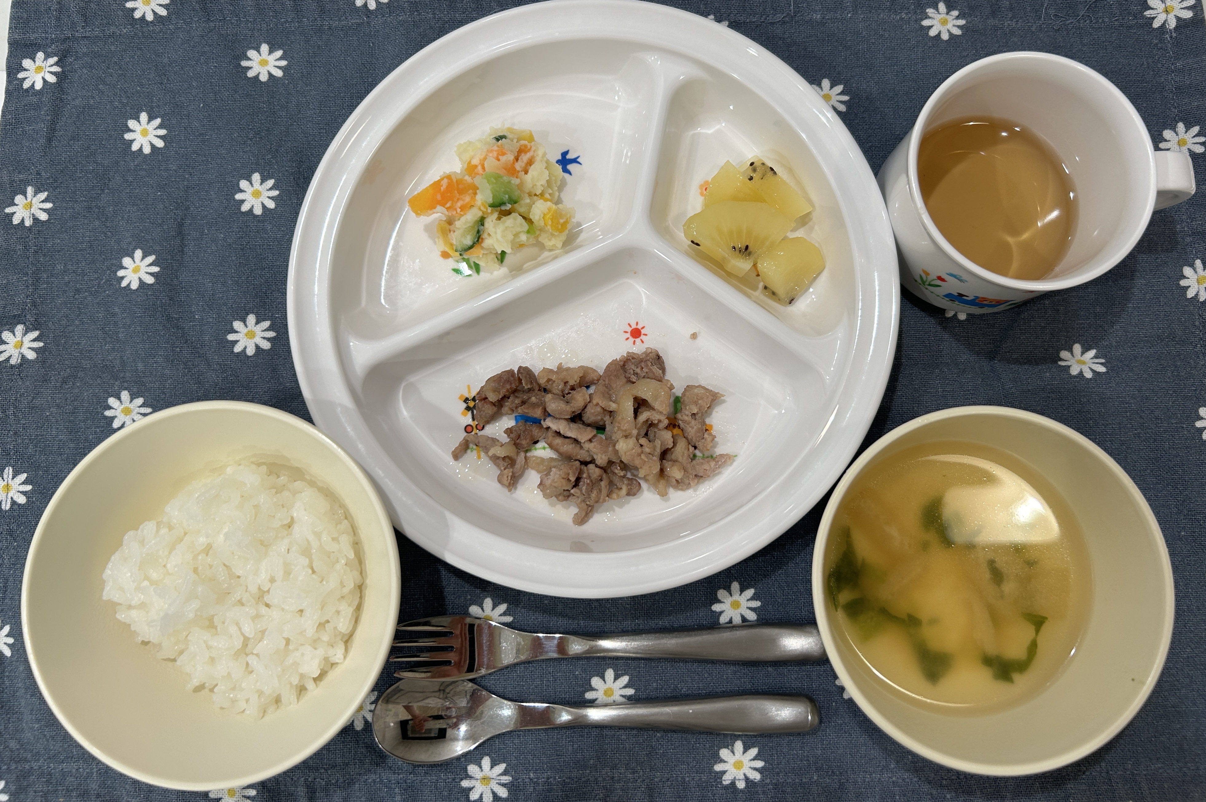 9月1日(金)の給食・おやつ