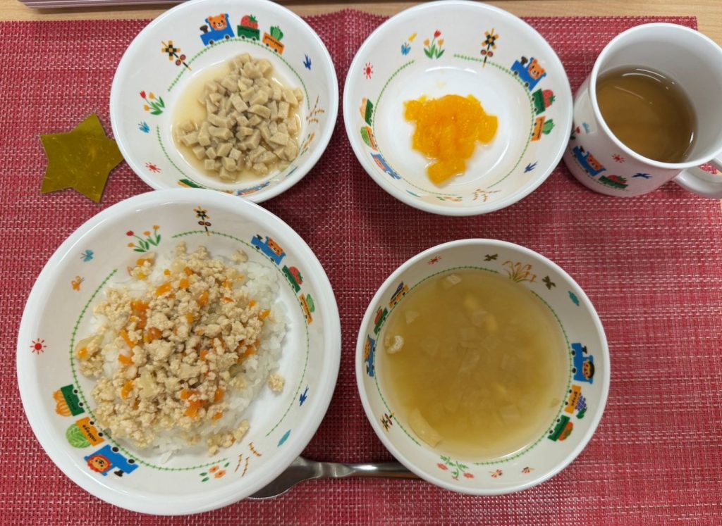 【10月27日㈫の給食・おやつ】