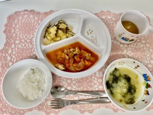 10月8日(土)の給食・おやつ