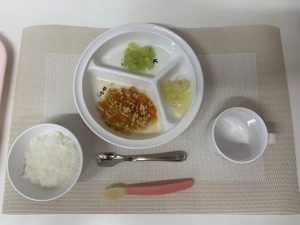 12月26日(月)の給食・おやつ