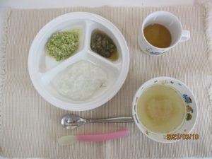 3月24日(金)の給食・おやつ