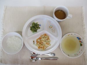 3月28日(火)の給食・おやつ